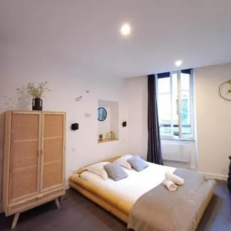 Апартаменты Le Sainte Claire Анси