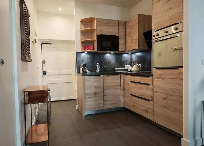 Le Sainte Claire Apartment